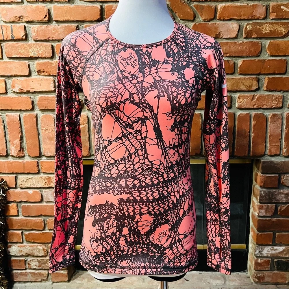 Nike Pro Women’s Active Wear Long Sleeve Top Sz Small Pink Thumb Holes Casual